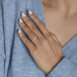 Bague Solitaire Accompagné Aramis Or Blanc Diamant Synthétique