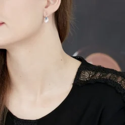 Marc Orian Pendantes|Cadeaux Mariage > Boucles D'oreilles Puces Odila Or Blanc Saphir Et Diamant