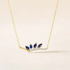 Marc Orian Colliers|Colliers Avec Pierres > Collier Navette Or Jaune Saphir Diamant