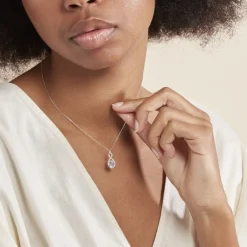 Marc Orian Colliers|Colliers Avec Pierres > Collier Passion Or Blanc Topaze Et Oxyde De Zirconium