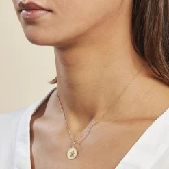Marc Orian Pendentifs|Pendentifs Personnalisés > Pendentif Ange Rond Cisele Or Jaune